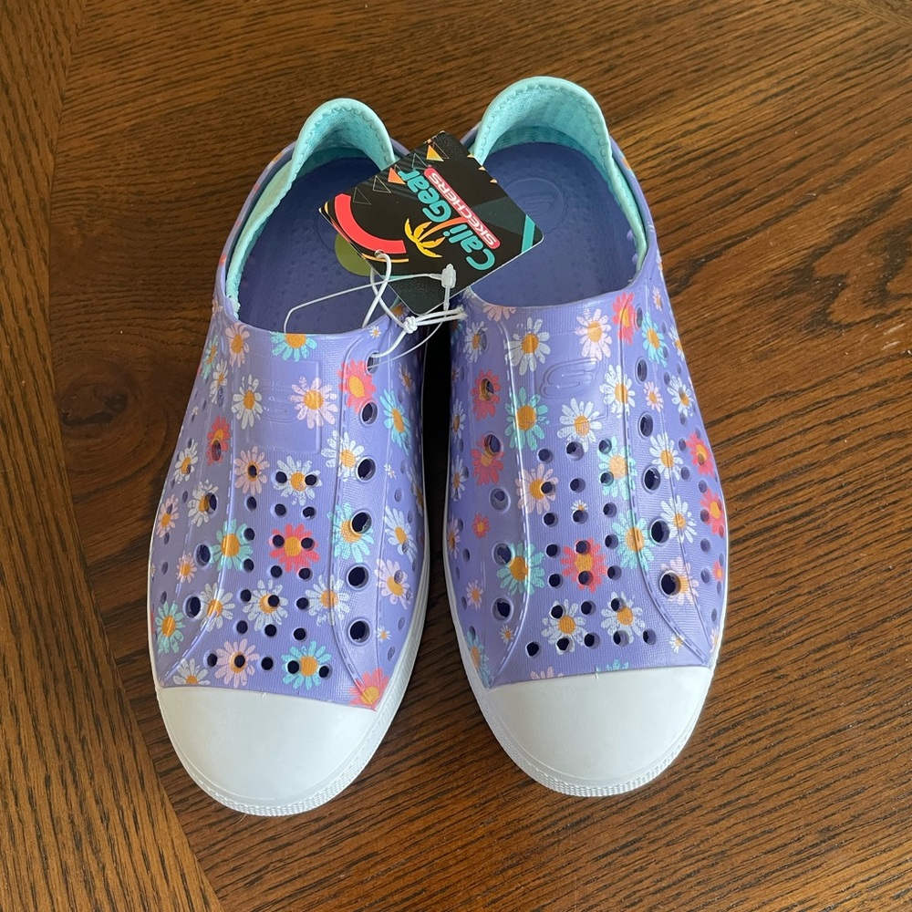 NWT Skechers Cali Gear Girls Shoes